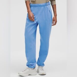 Lululemon Scuba Mid-Rise Oversized Jogger Regular
Pool Party Small